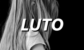 Imagem de Imagem de Luto com menina triste no fundo – Imagem preto e branco