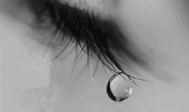 Imagem de Imagem de Luto com olho chorando e gota de lagrima na ponta dos cílios